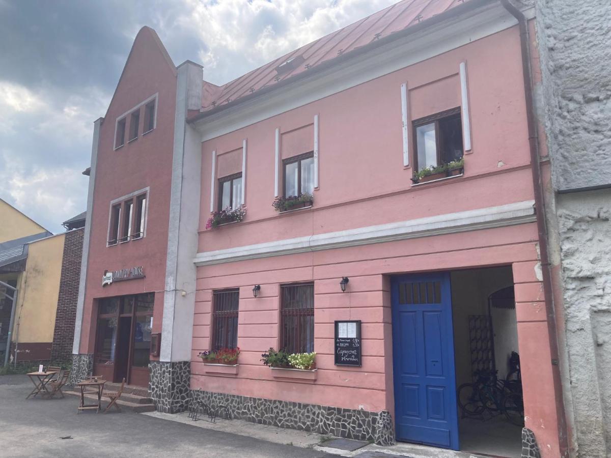 Country House & Restaurant Hronec Экстерьер фото