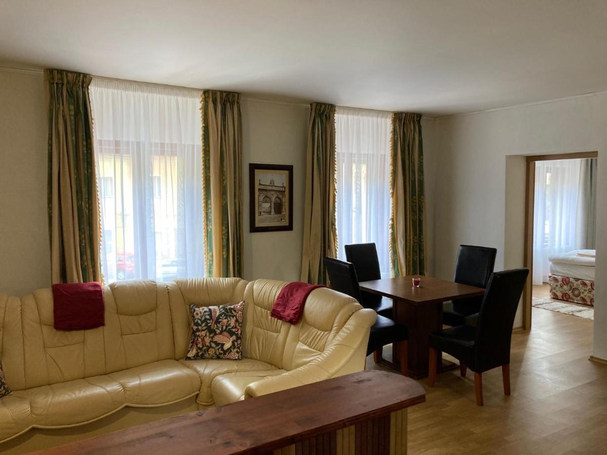 Country House & Restaurant Hronec Экстерьер фото