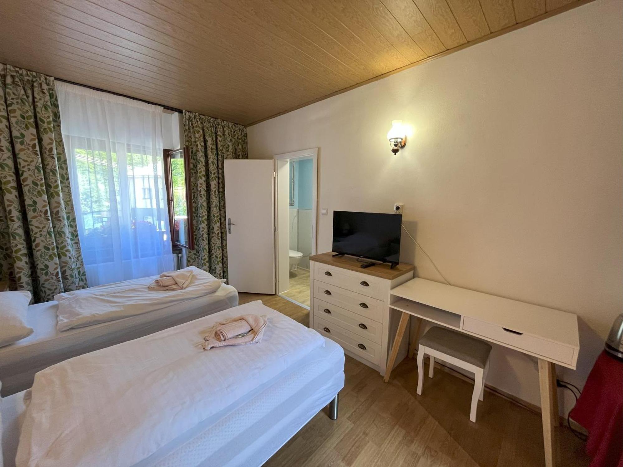 Country House & Restaurant Hronec Экстерьер фото